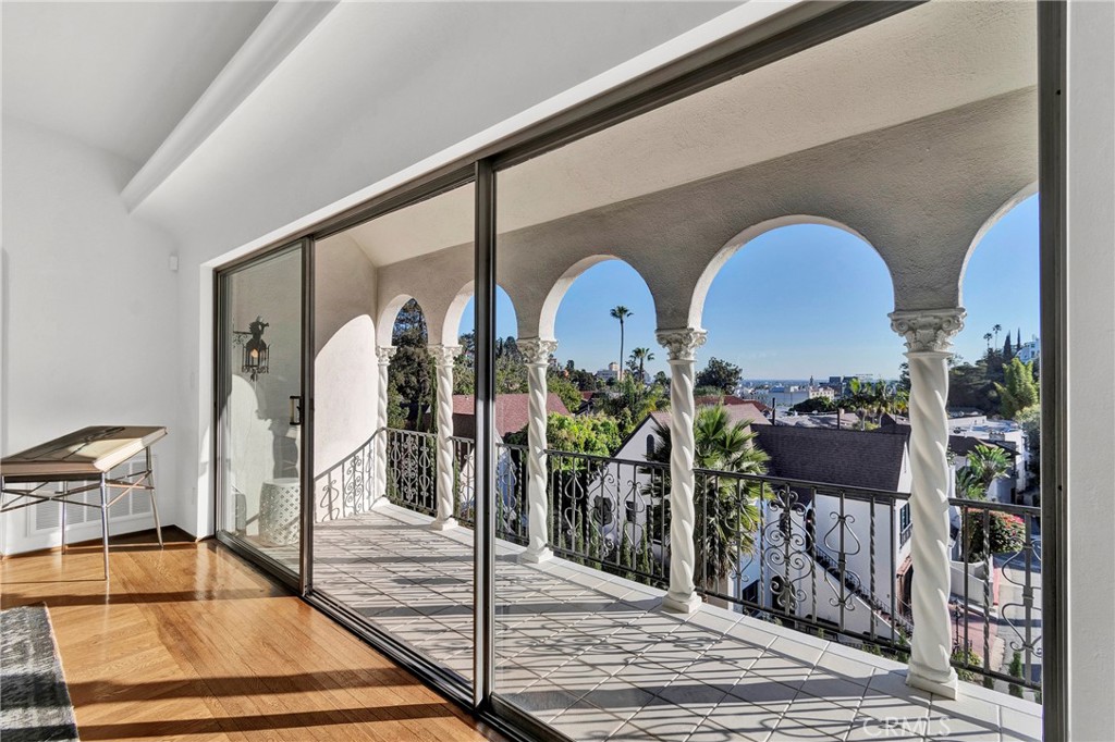 2111 Rockledge