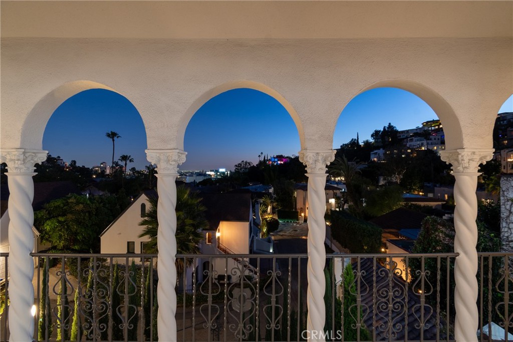 2111 Rockledge