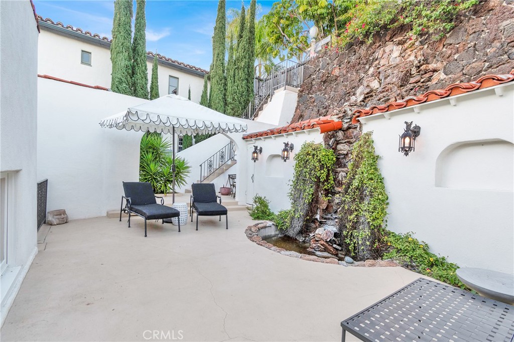 2111 Rockledge