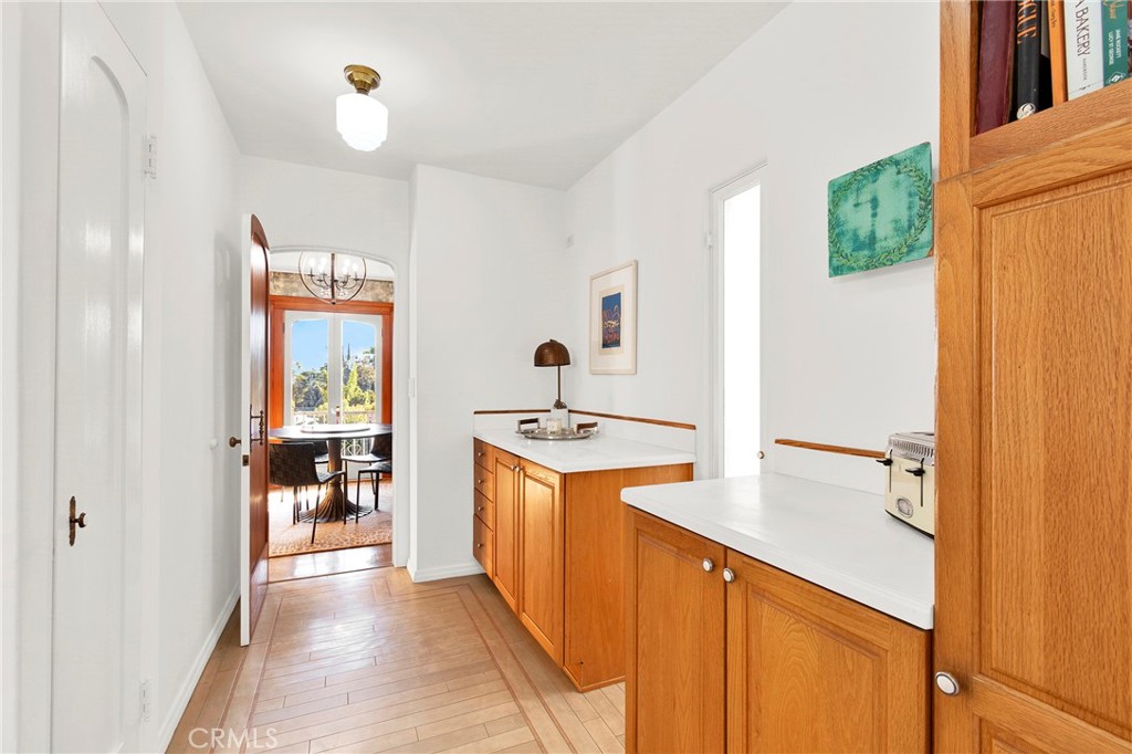 2111 Rockledge