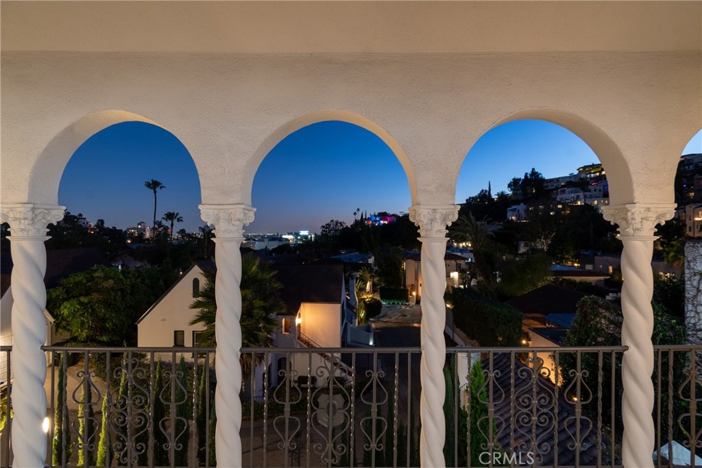 2111 Rockledge