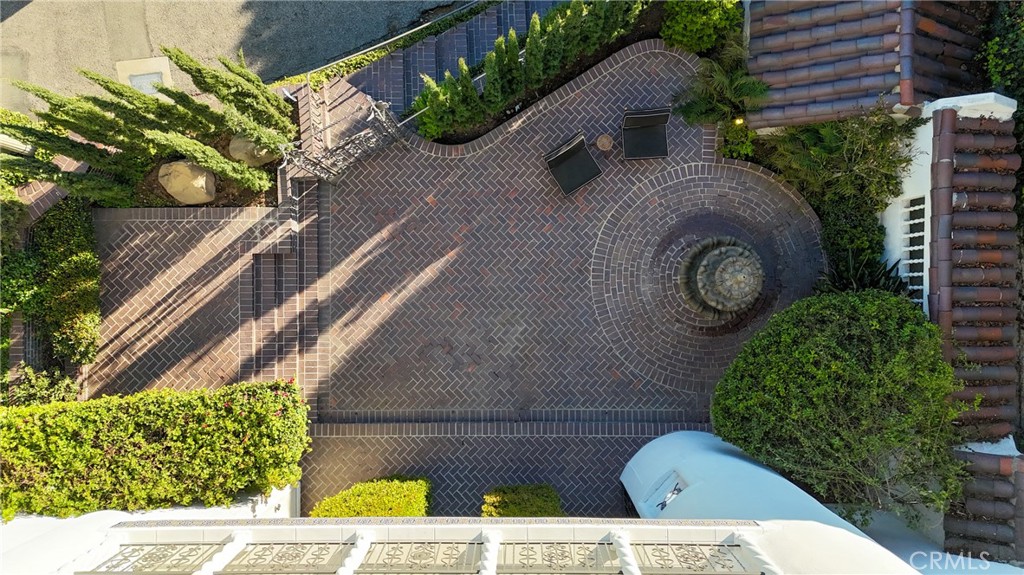 2111 Rockledge