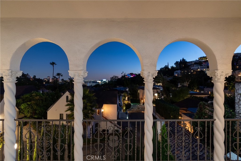 2111 Rockledge