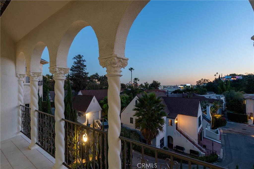2111 Rockledge