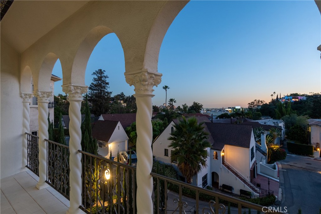 2111 Rockledge