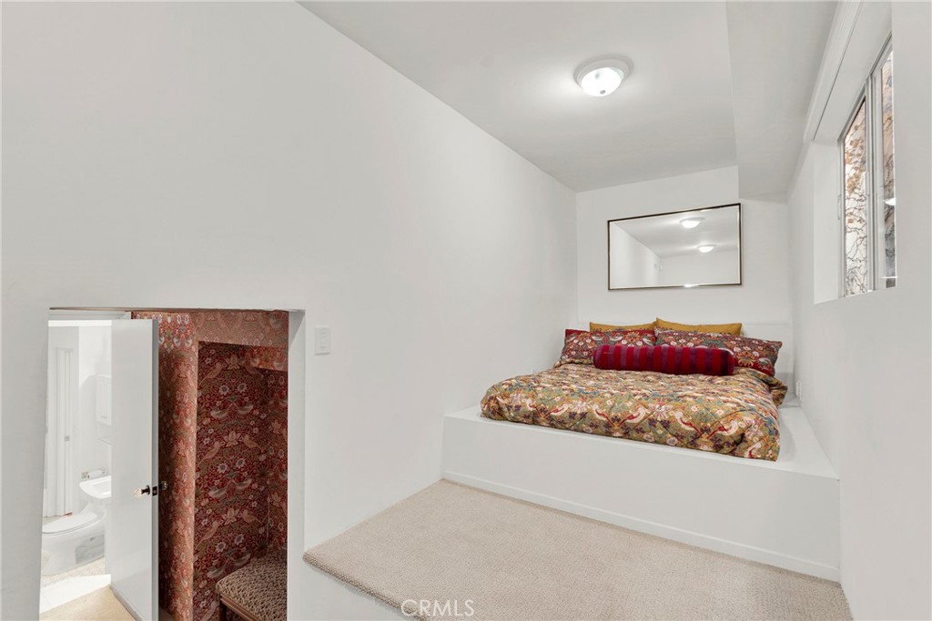 2111 Rockledge