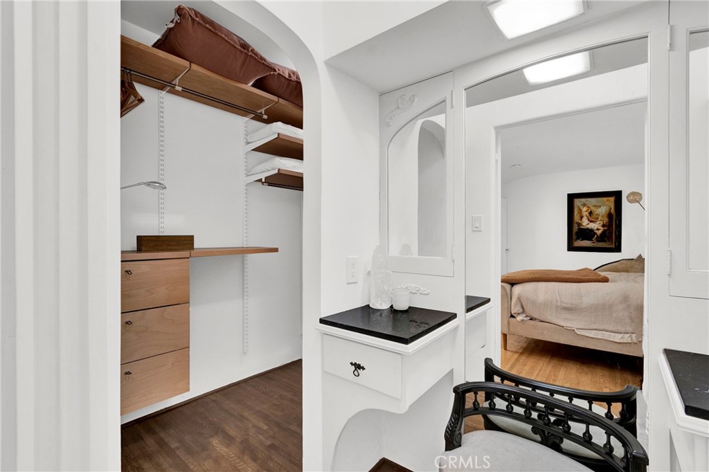 2111 Rockledge