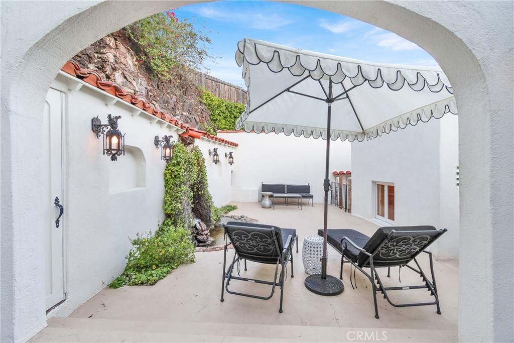 2111 Rockledge