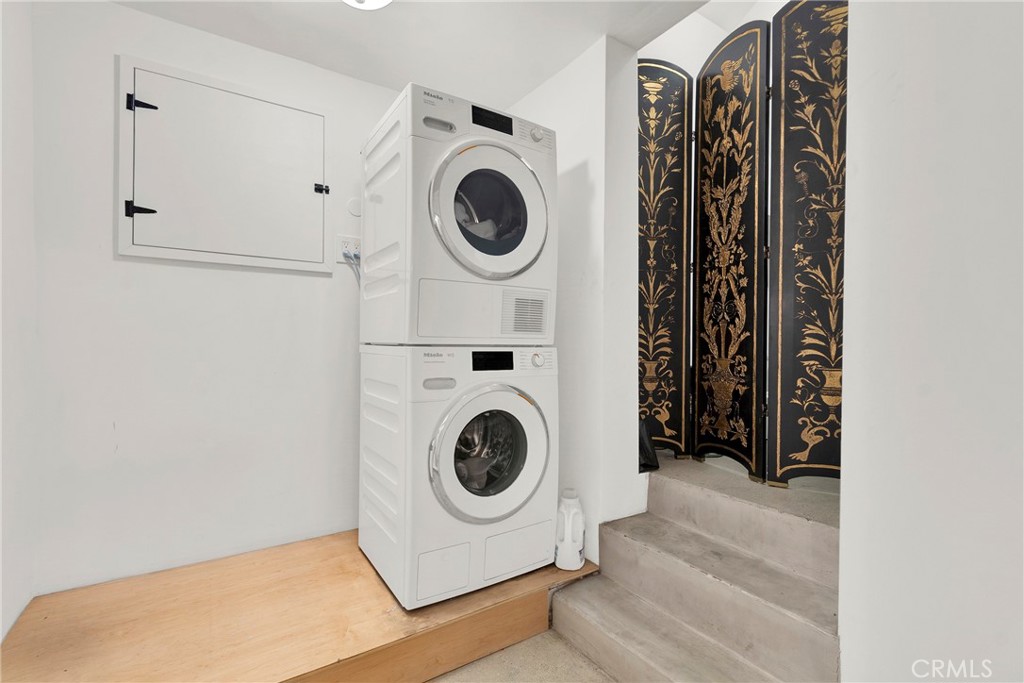 2111 Rockledge