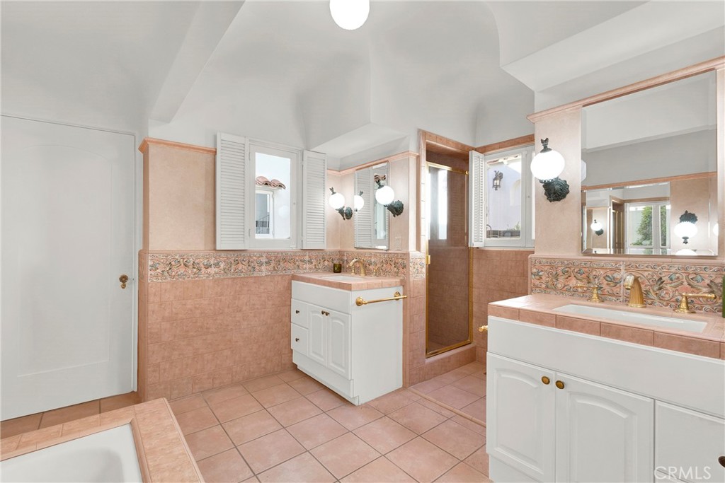 2111 Rockledge