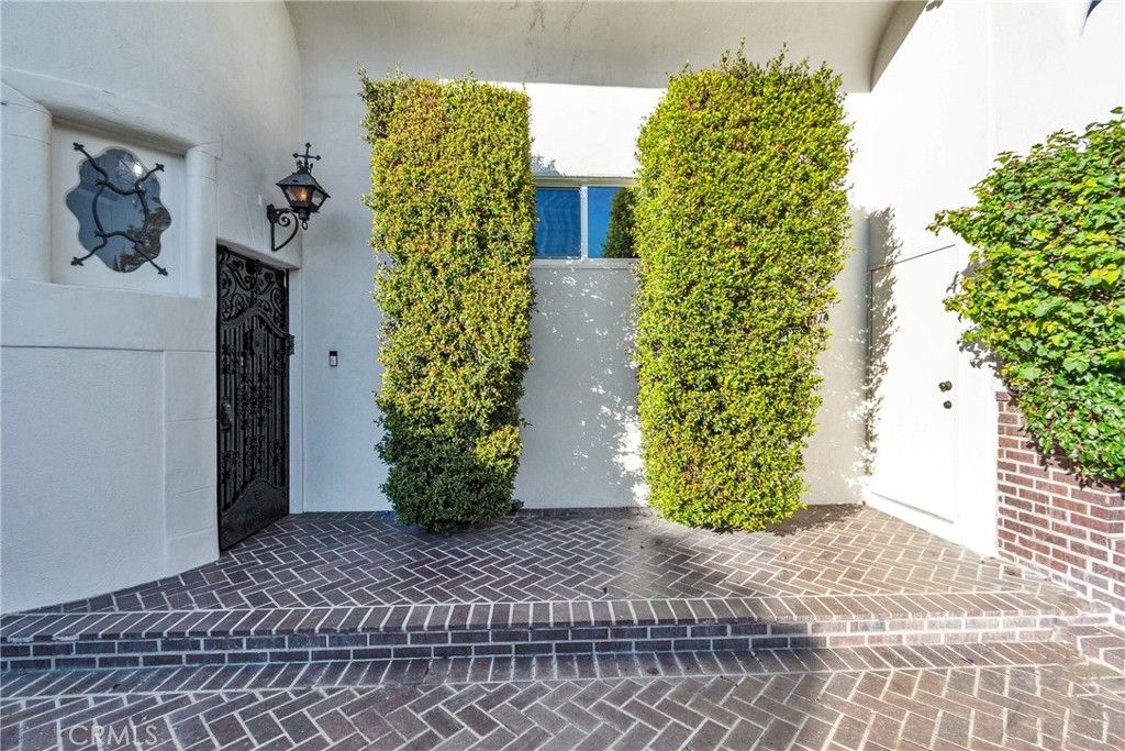2111 Rockledge