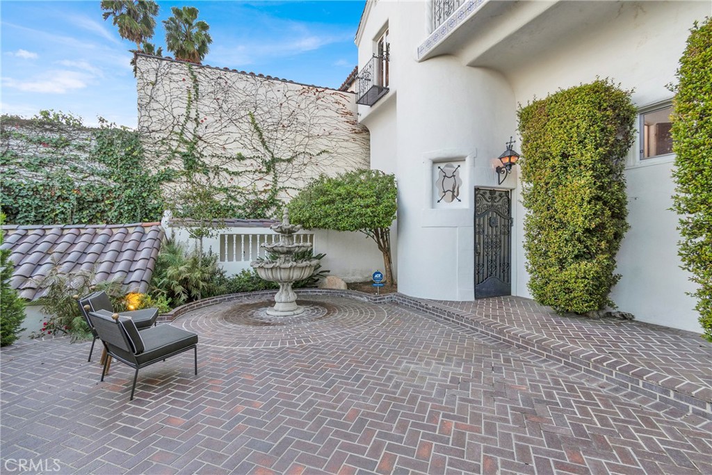2111 Rockledge