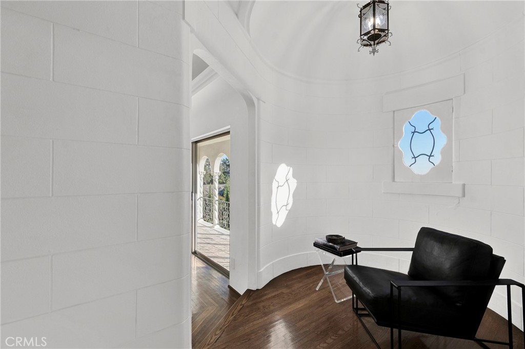 2111 Rockledge