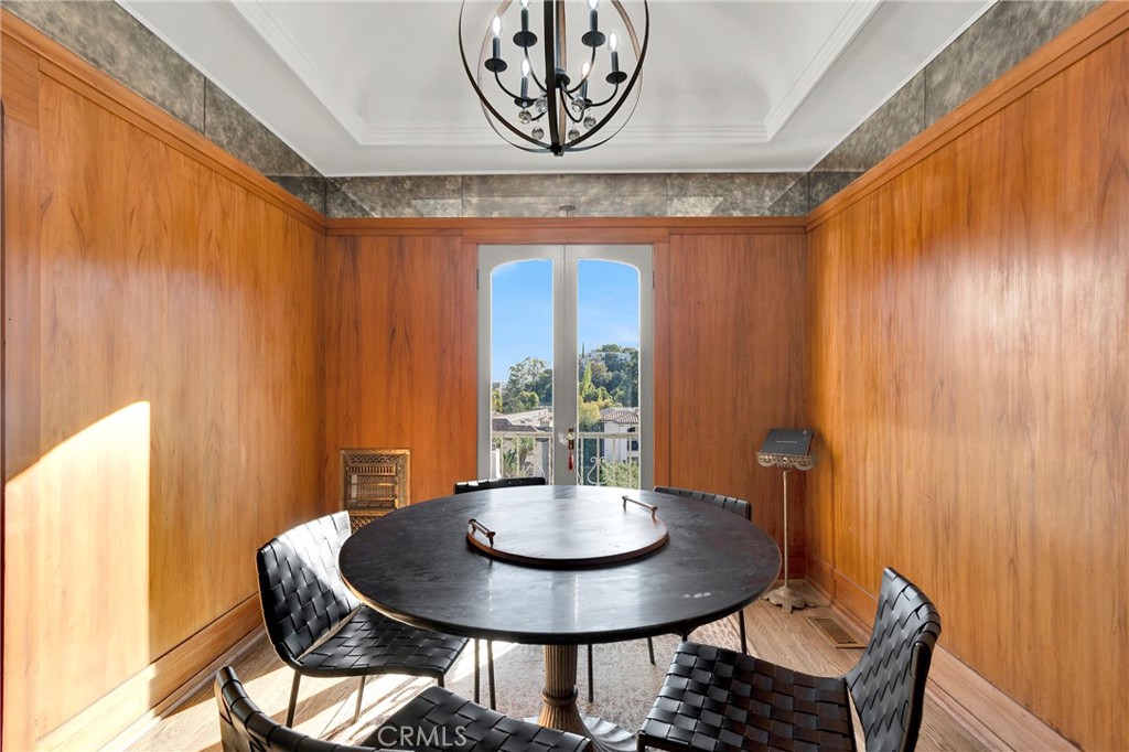 2111 Rockledge