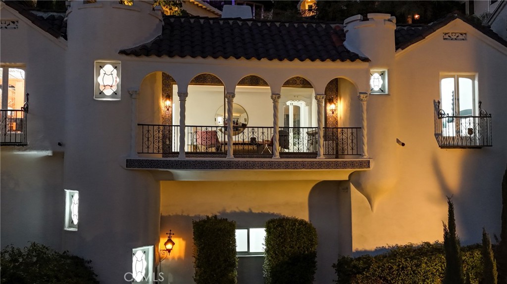 2111 Rockledge