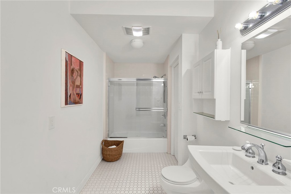 2111 Rockledge