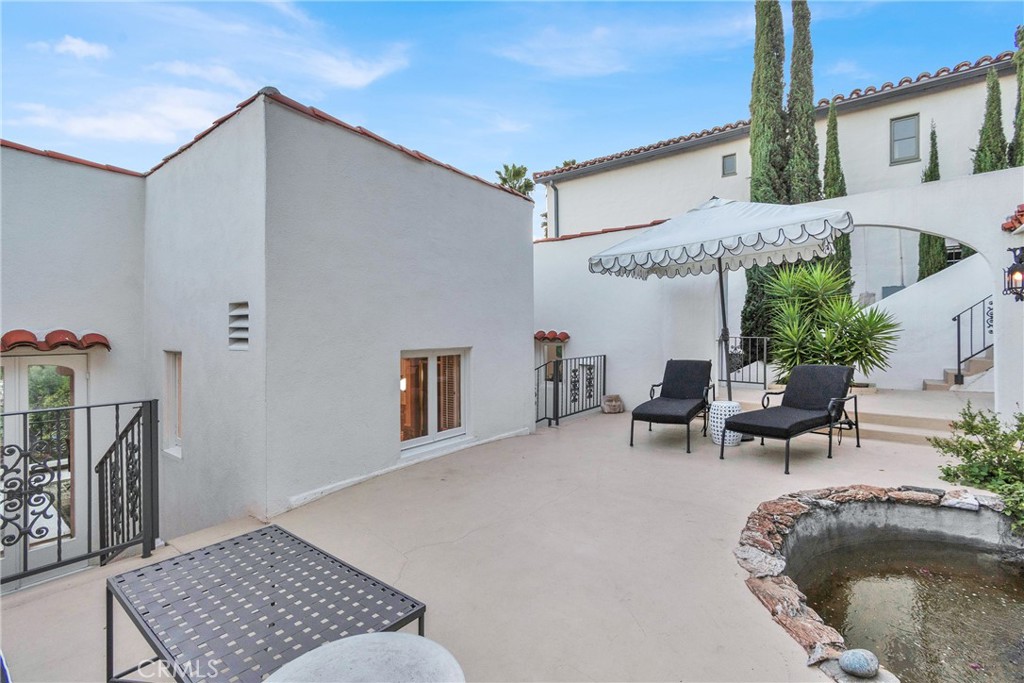 2111 Rockledge