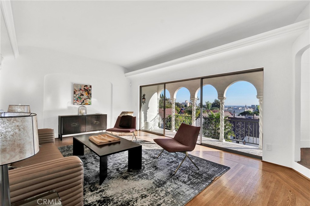 2111 Rockledge