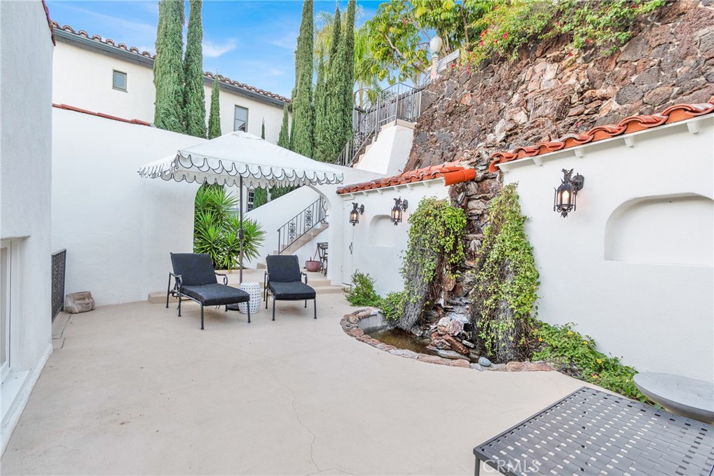 2111 Rockledge