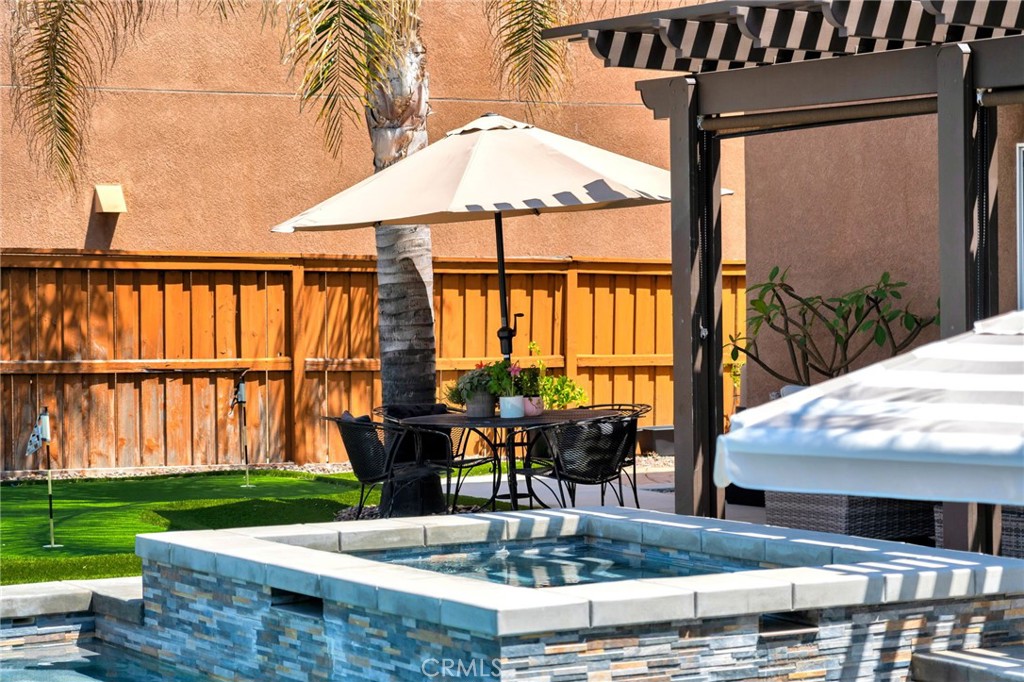 46109 Via La Tranquila