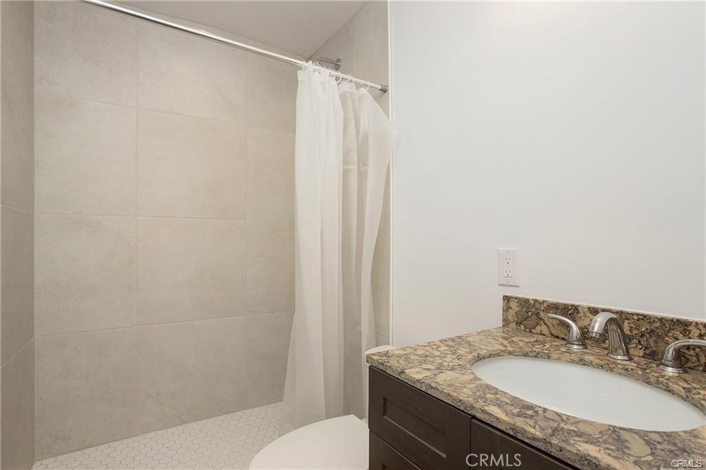 251 Avenida Del Mar B