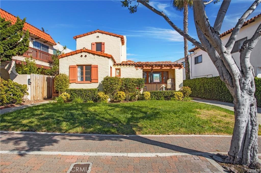 251 Avenida Del Mar B