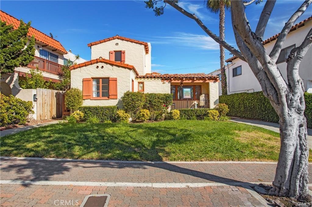 251 Avenida Del Mar B