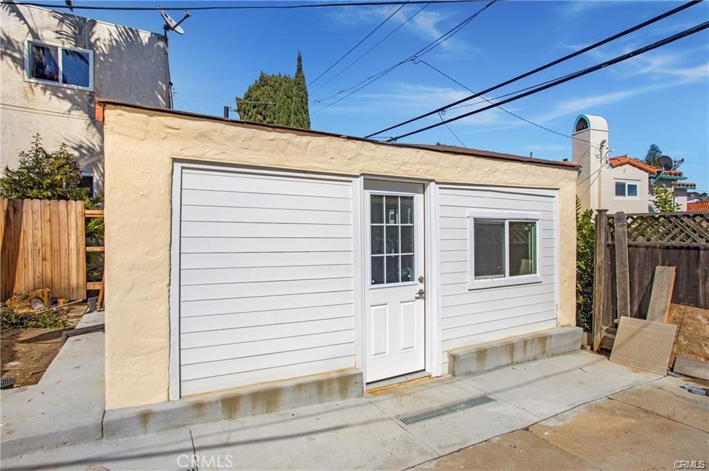 251 Avenida Del Mar B