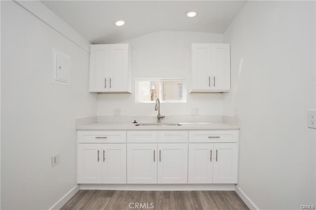 251 Avenida Del Mar B