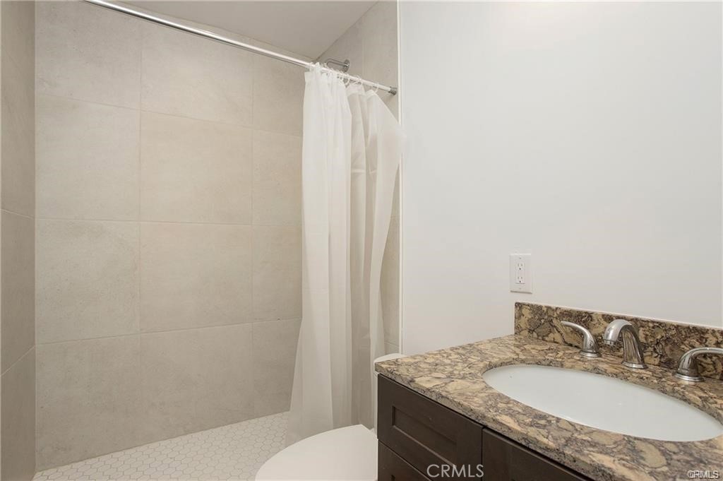 251 Avenida Del Mar B