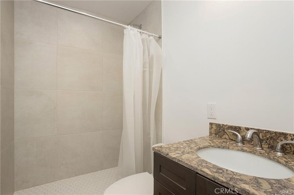 251 Avenida Del Mar B