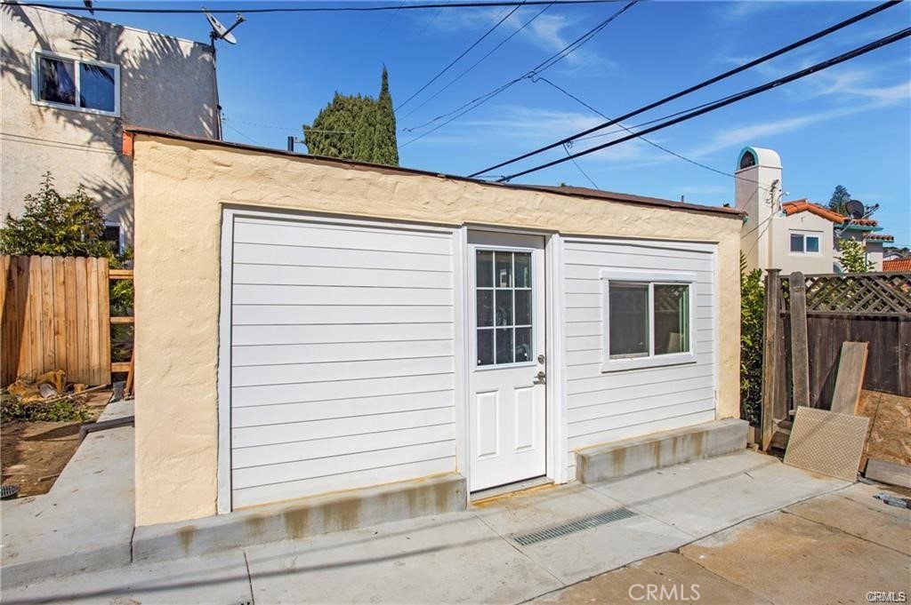 251 Avenida Del Mar B