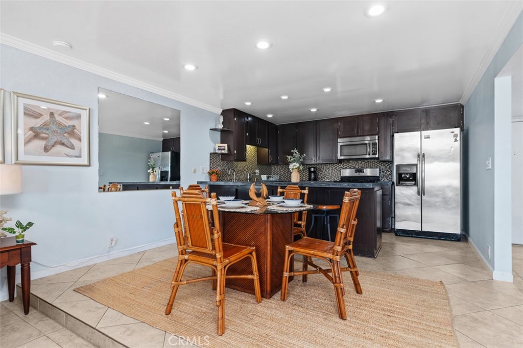 2501 S El Camino Real 205