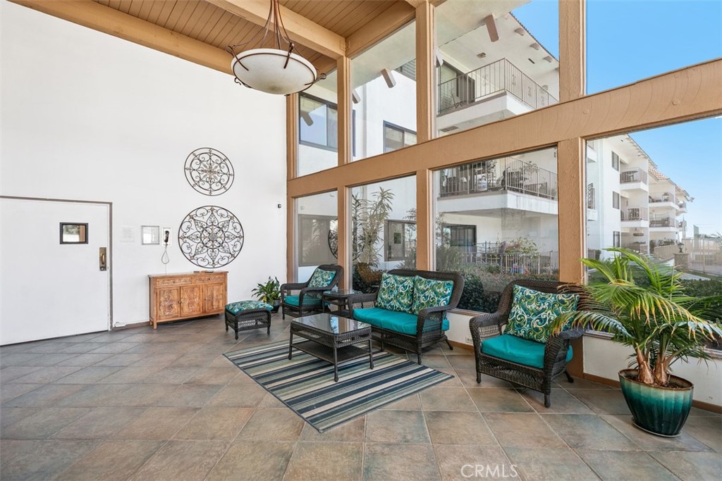 2501 S El Camino Real 205