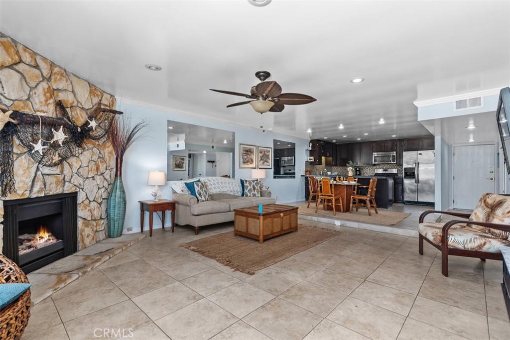 2501 S El Camino Real 205