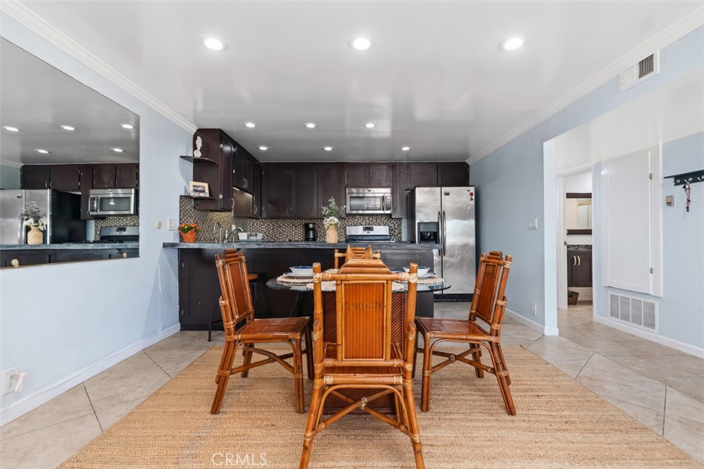 2501 S El Camino Real 205