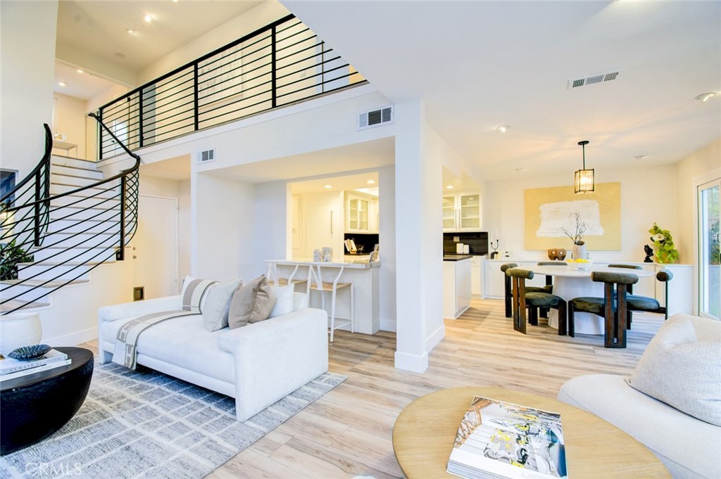 51 La Costa Court
