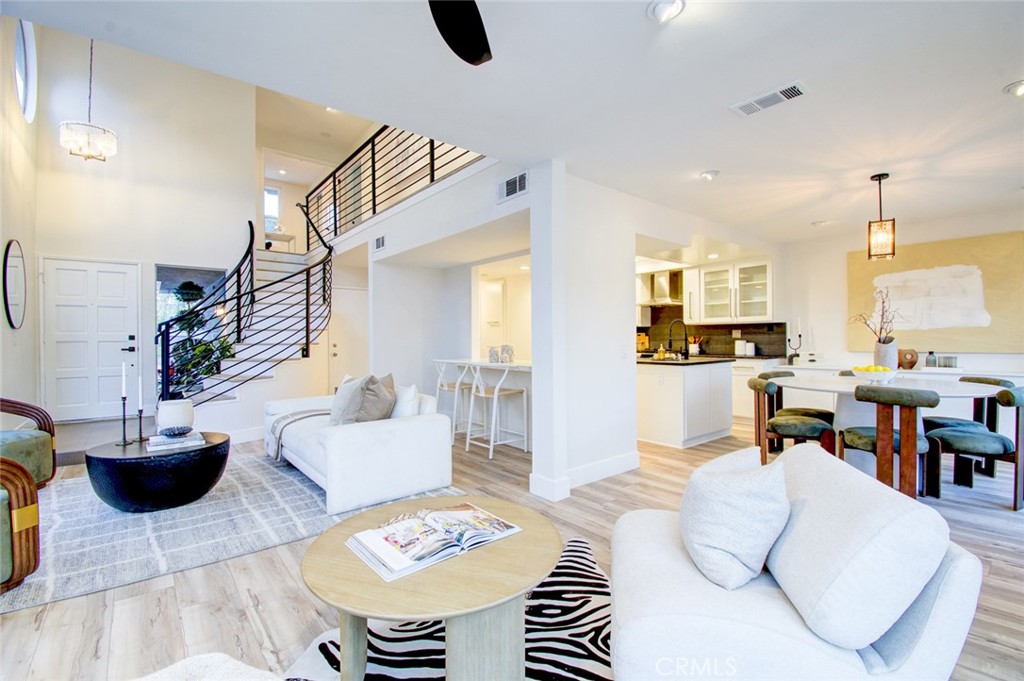 51 La Costa Court