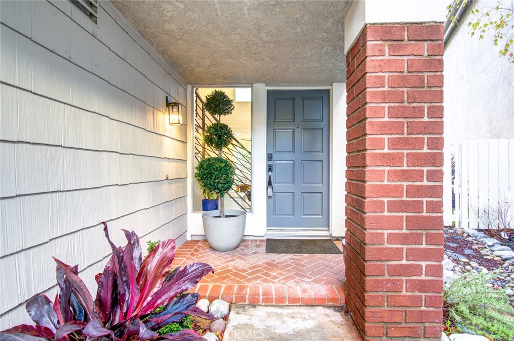 51 La Costa Court