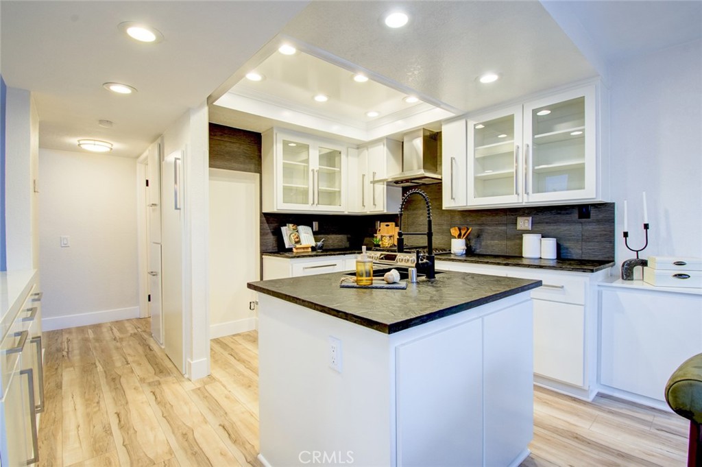 51 La Costa Court