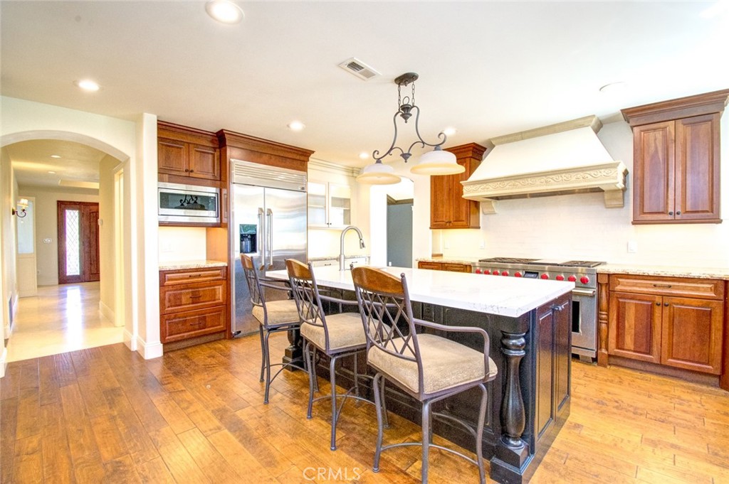 26061 26061 Via Viento