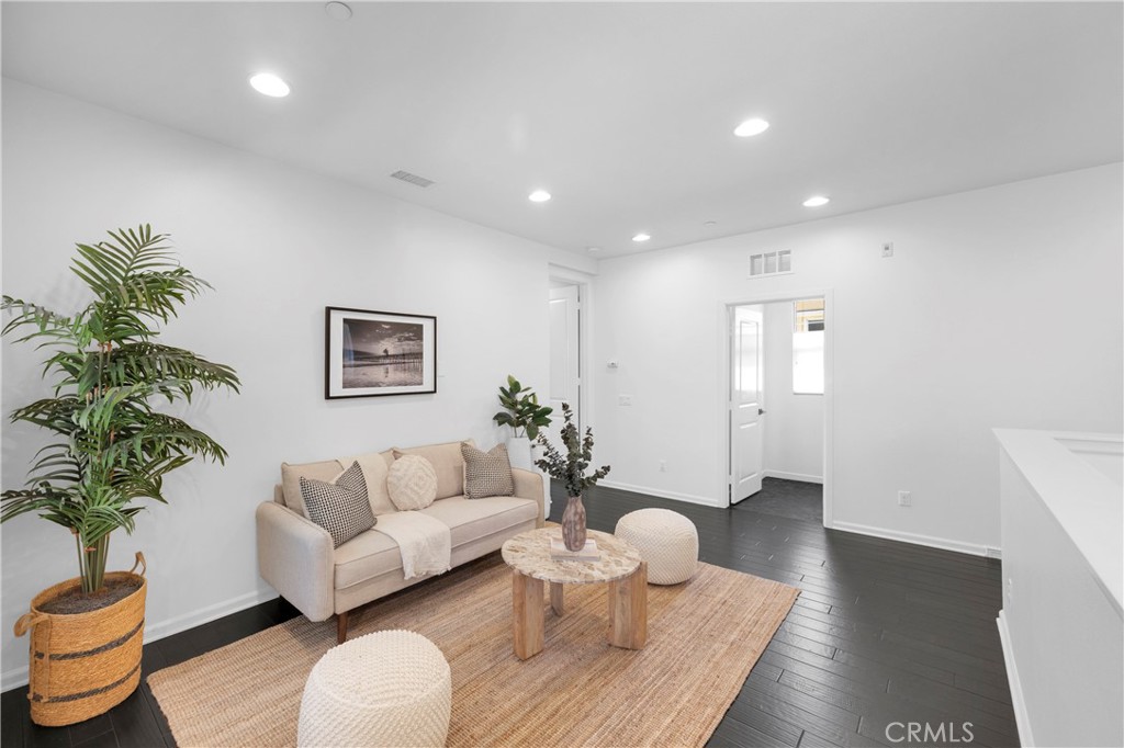 28301 Via Del Mar