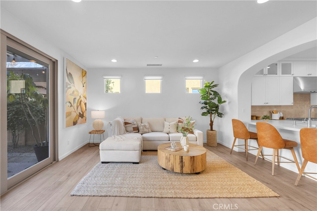 28301 Via Del Mar