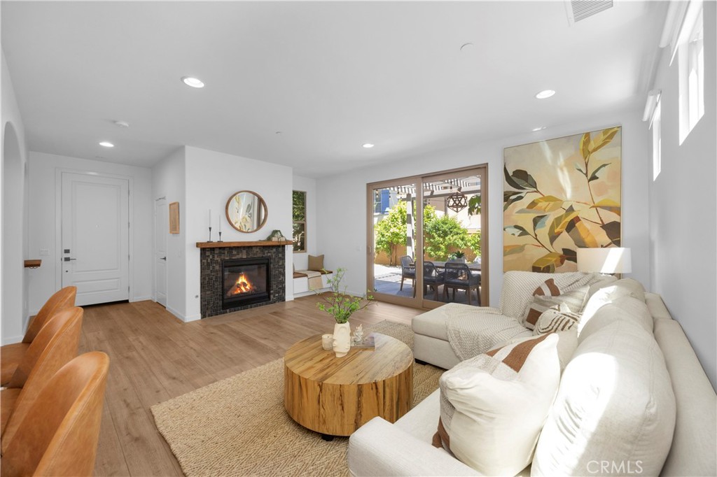 28301 Via Del Mar