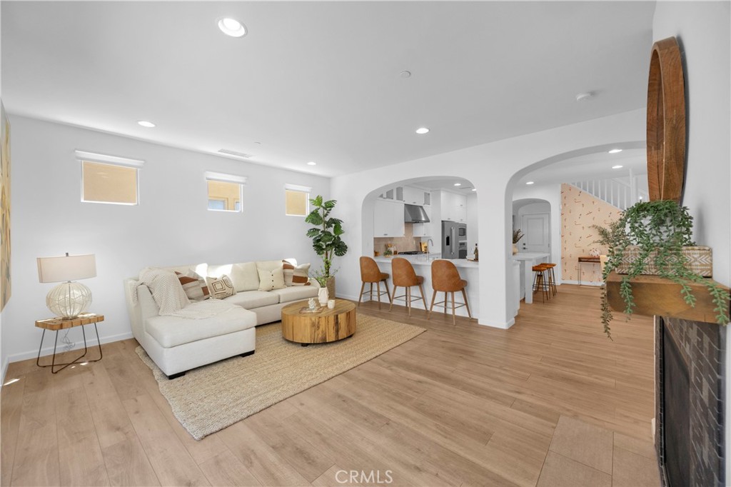 28301 Via Del Mar