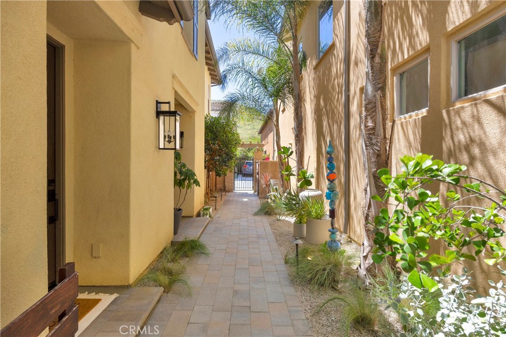 28301 Via Del Mar