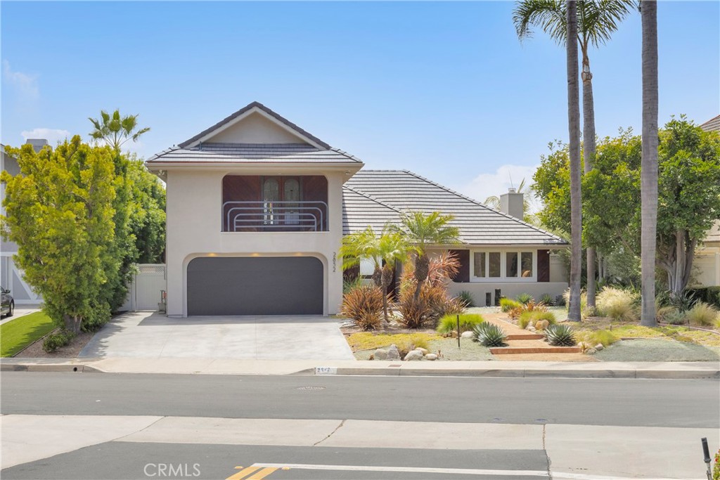 2852 Via Amapola