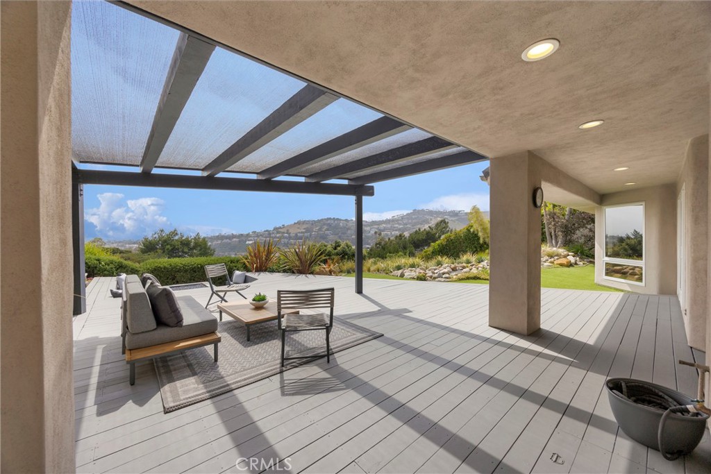 2852 Via Amapola