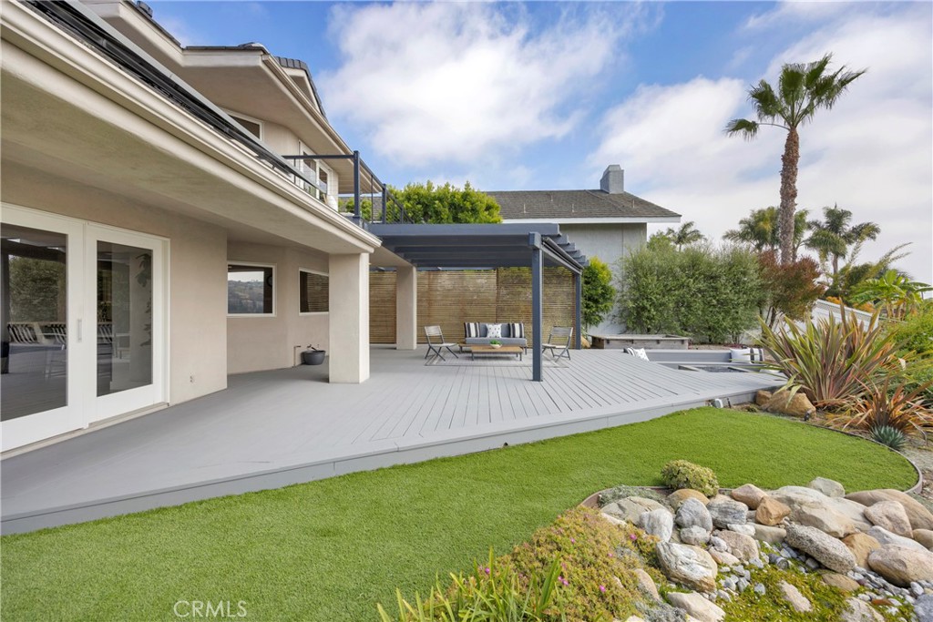 2852 Via Amapola