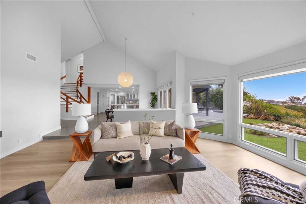 2852 Via Amapola